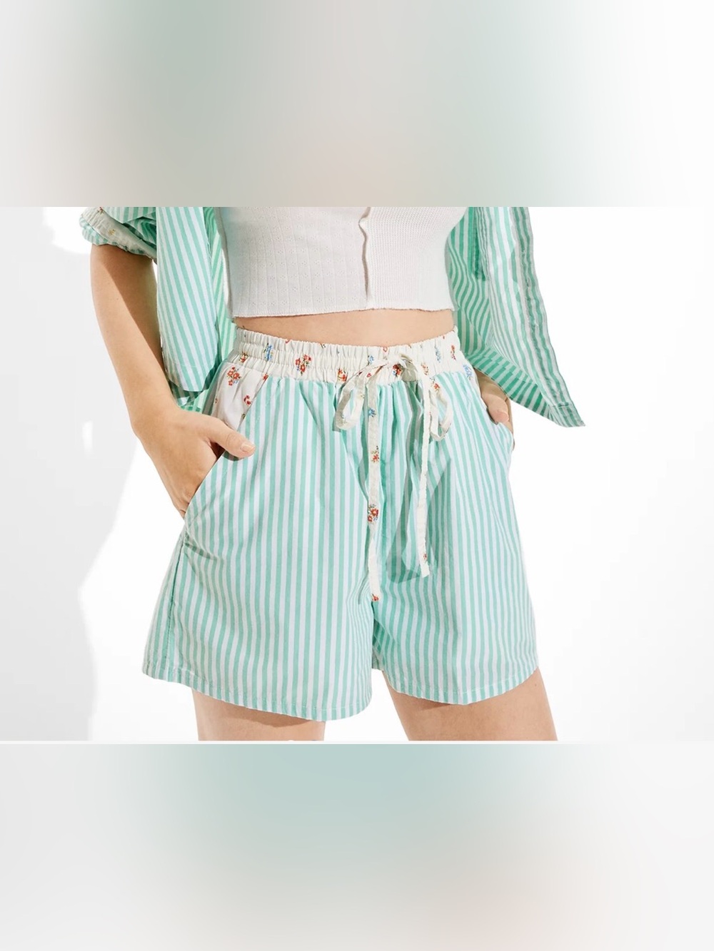 American Eagle Clubhouse Boxer Shorts Size M Green White Striped Floral Waist